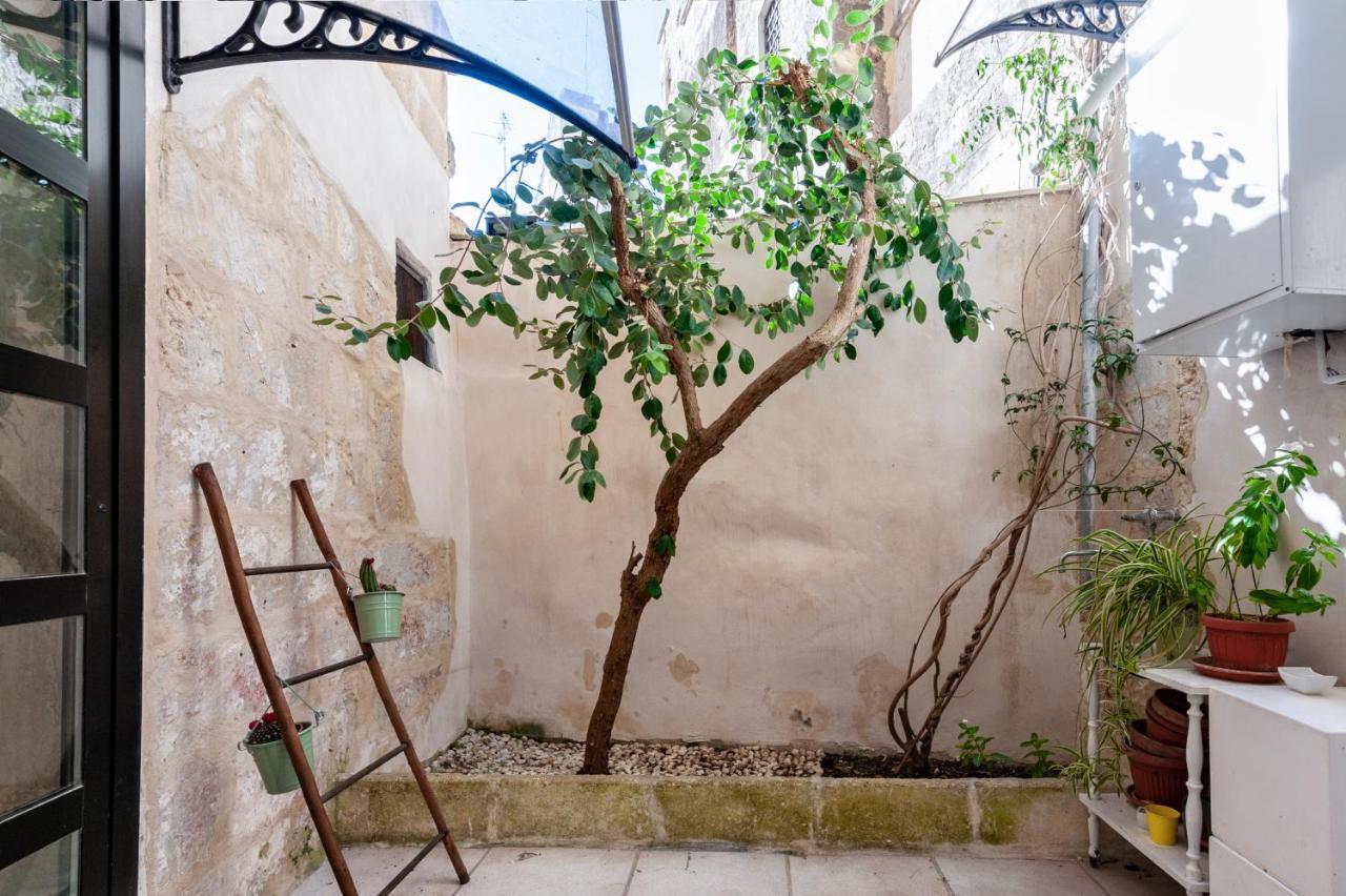 Antiche Volte B&B Lecce Exterior photo
